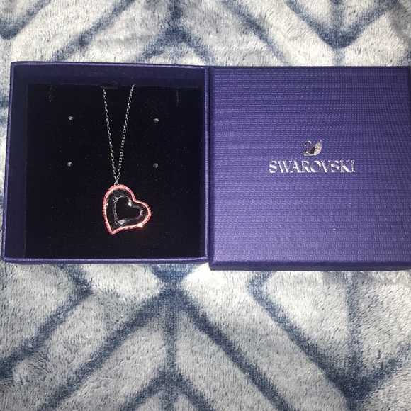 SWAROVSKI ๐ Necklace with pink heart crystal - Picture 2 of 3